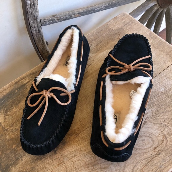 SOLD—UGG Australia Dakota Moccasin Slippers NEW - Picture 2 of 8